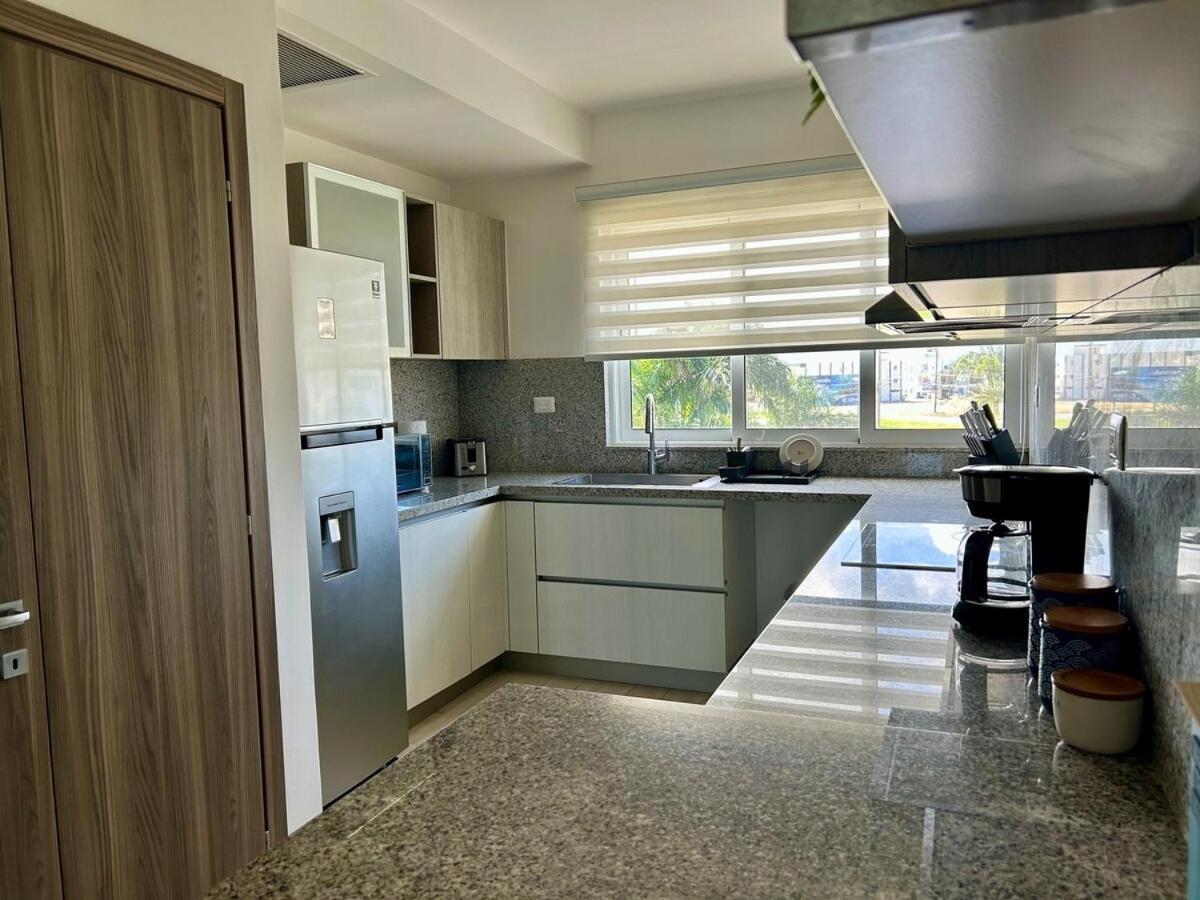 New Modern 2bdr In Cocotal Golf Apartment *