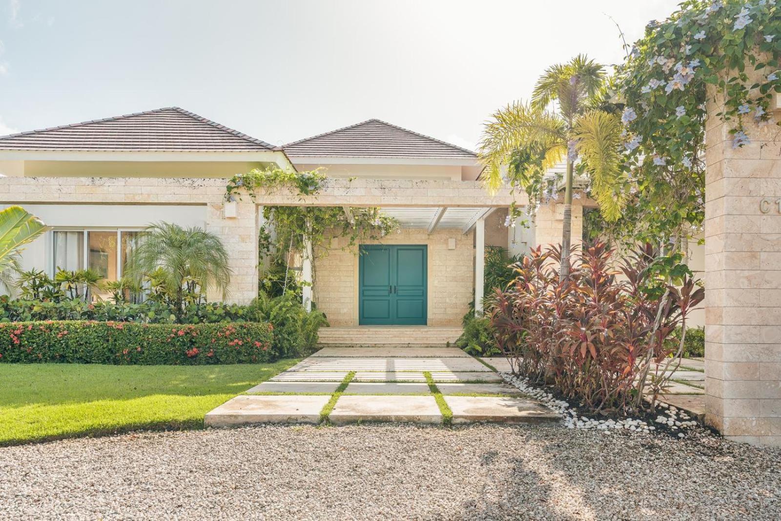 Wonderful 4br With Maid At Villa *