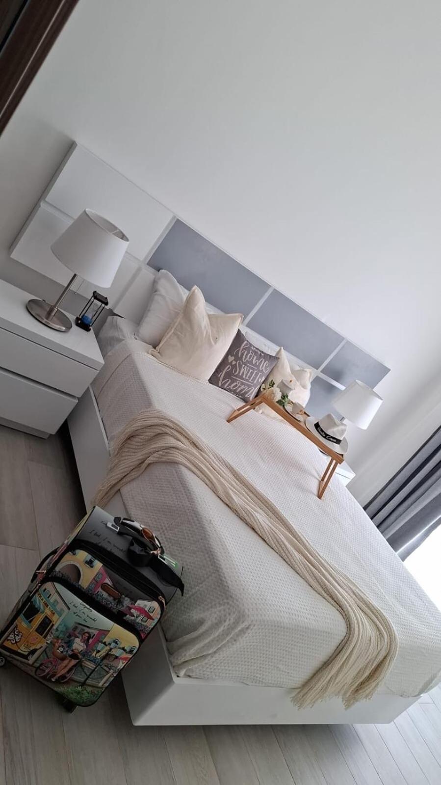 Apartment Comodo En