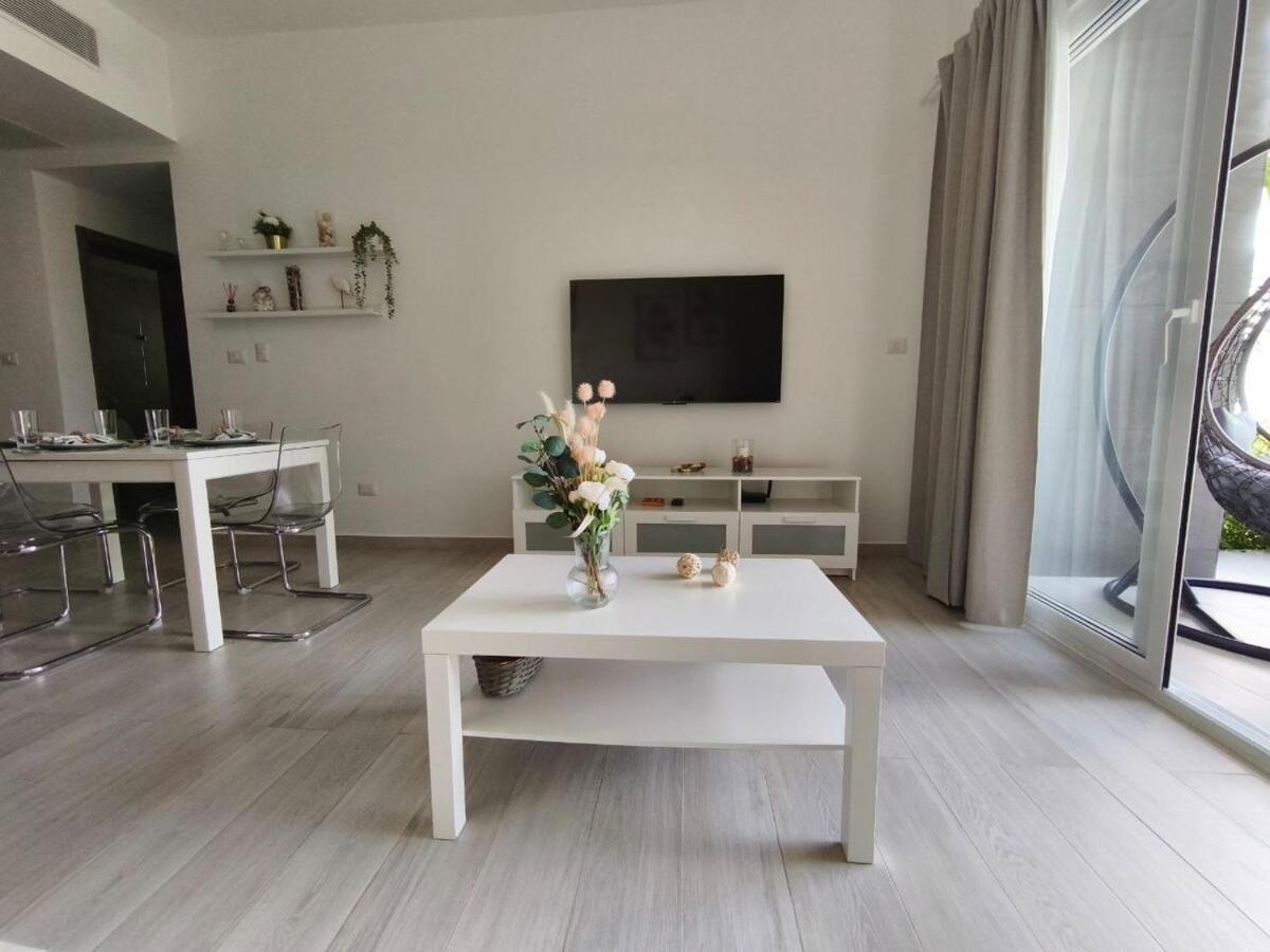 Apartment Comodo En *