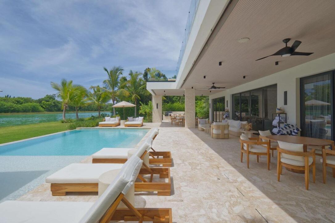 Сasa de vacaciones Modern With Staff In Golf N *