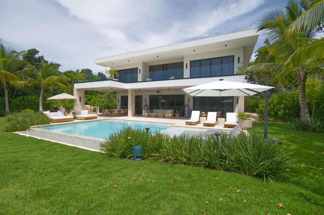 Modern With Staff In Golf N Сasa de vacaciones Punta Cana