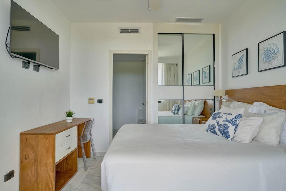 Apartment Luxury With Beach, Golf, Pool, Casino And *