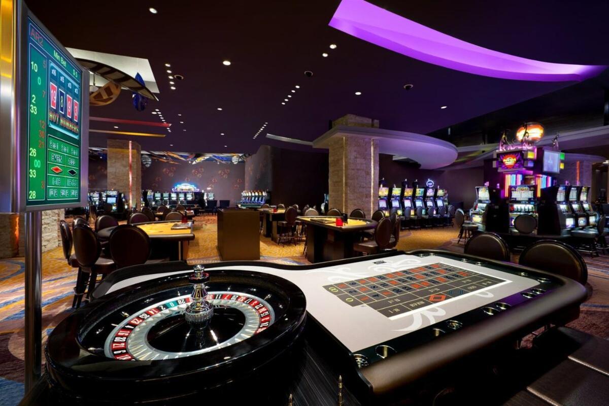 Apartment Luxury With Beach, Golf, Pool, Casino And