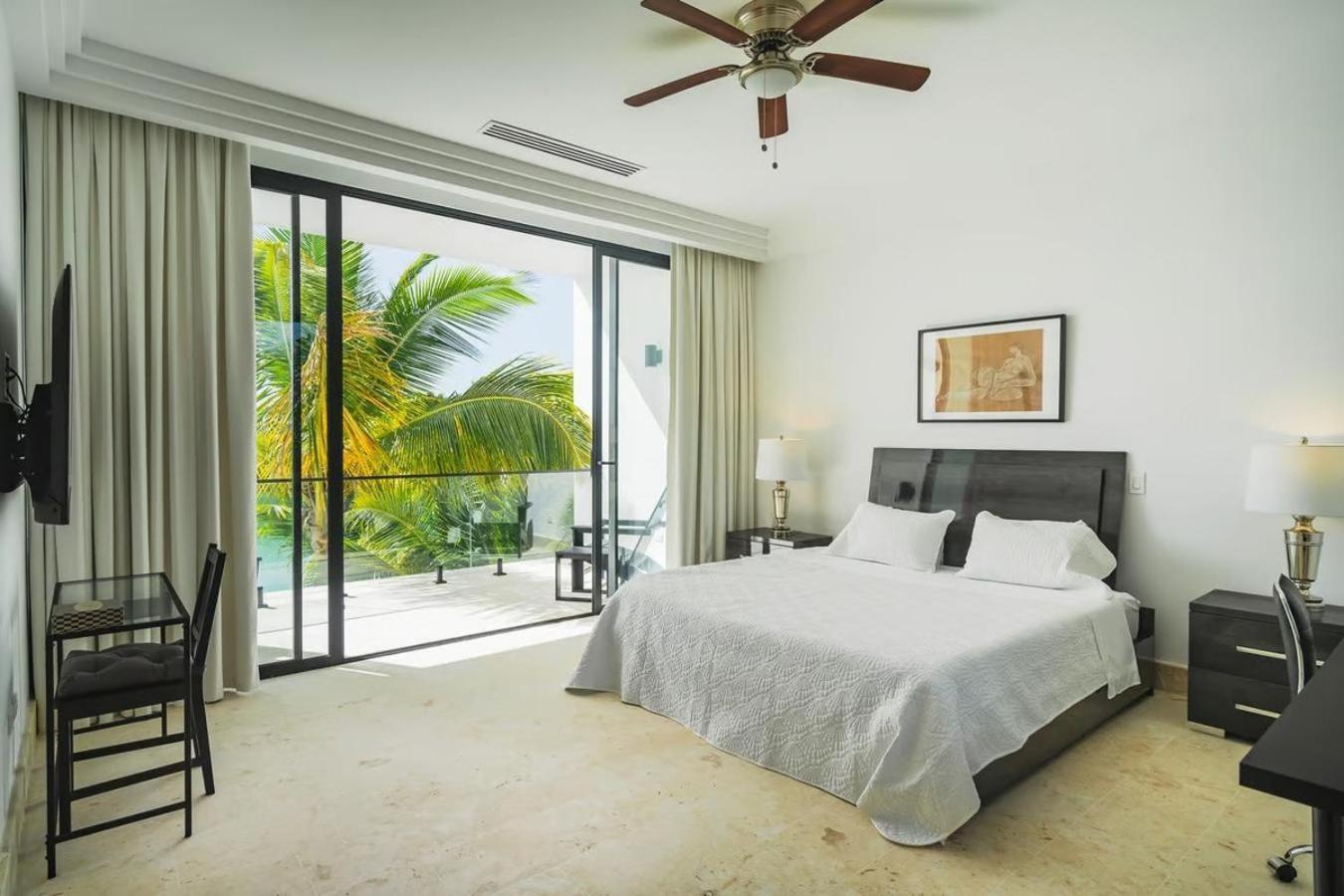 Waterfront Luxury In & Club