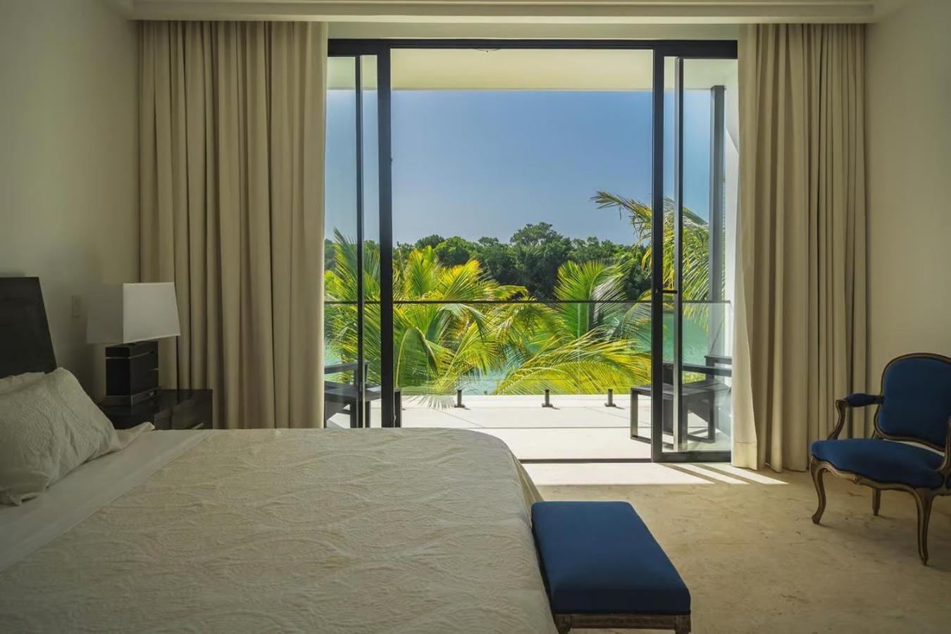 Villa Waterfront Luxury In & Club Punta Cana