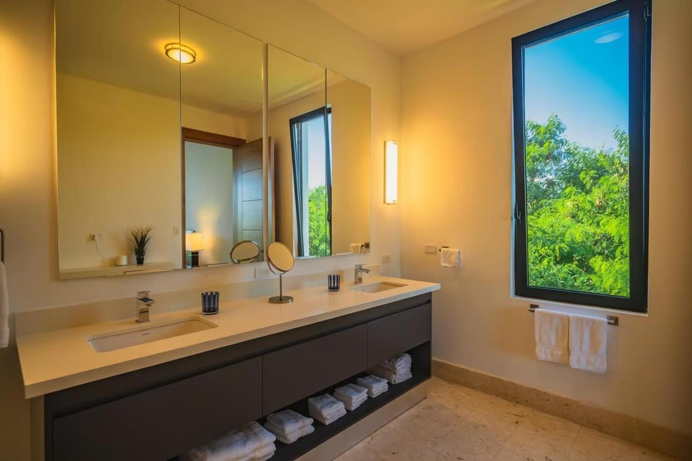 Villa Waterfront Luxury In & Club Punta Cana