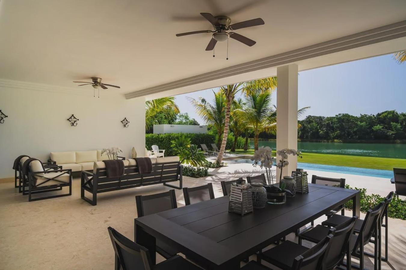Villa Waterfront Luxury In & Club *