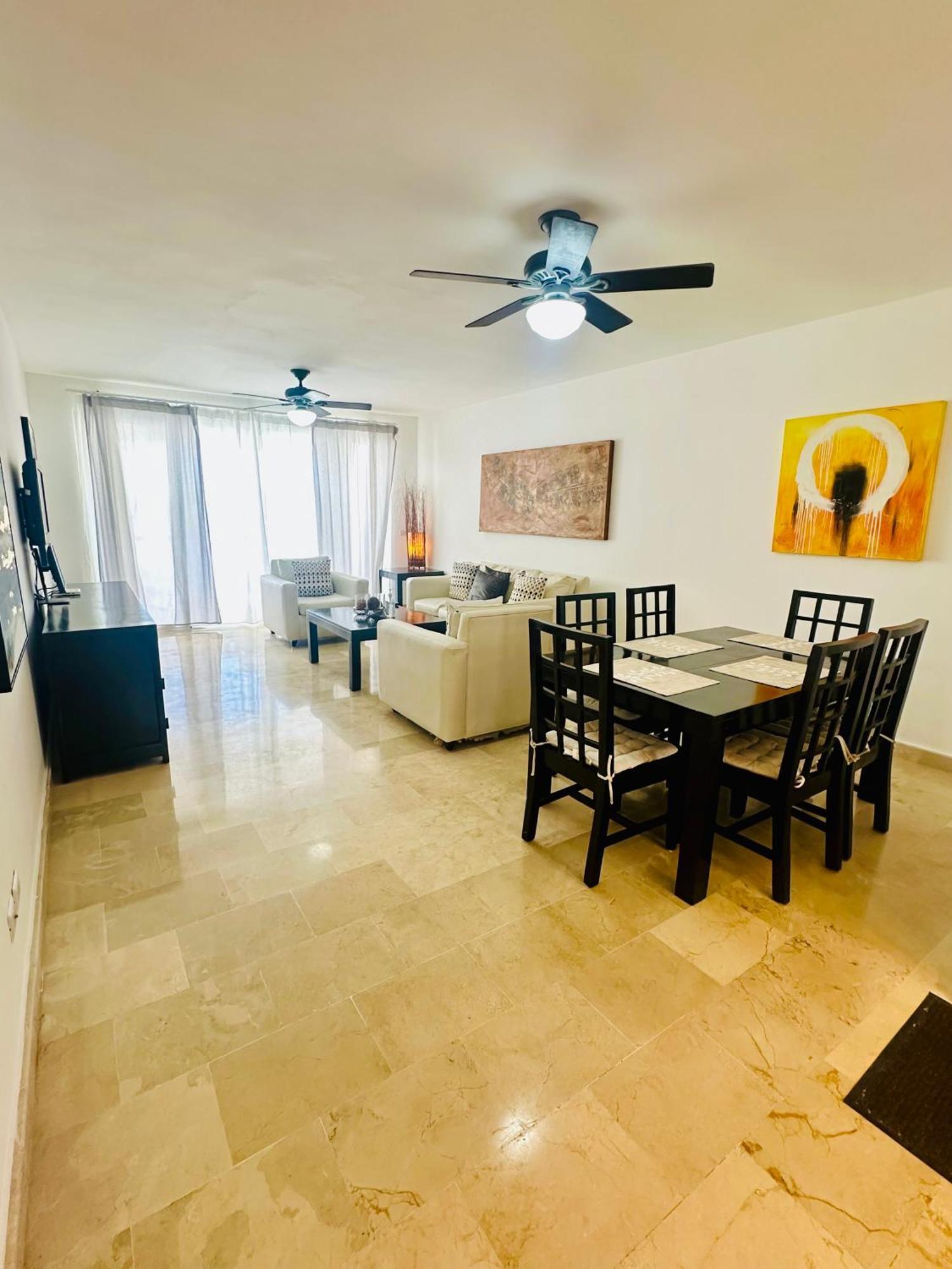 La Esmeralda Apartment *