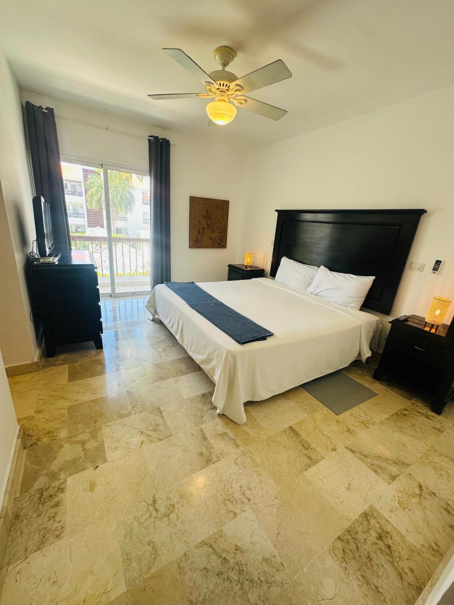 La Esmeralda Apartment *