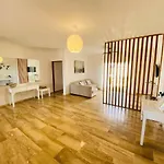 2 Rooms, 4 Beds, Pool, 5Min Beach White Sand