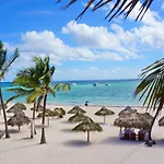 Rooftop Pool Ducassi Suites - Playa Bavaro - Free Wifi & Parking - Best Location
