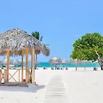 Beautiful Beachfront Apartment With Unique Ocean Views - Stanza D301