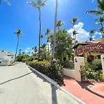 HERMOSA VILLA frente al mar en Playa Bávaro 10 huéspedes WIFI BBQ