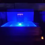 Maison Chaleureuse Avec Jacuzzi !