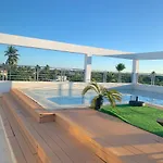 Superior Suites With Rooftop Pool And Beach Access