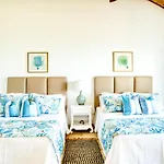 Ileverde A32 - Beachfront Condo