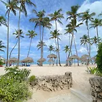 Tropical Villas And Suites - Beach Club, Spa, Restaurants - Playa Los Corales