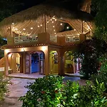 Tropical Villas And Suites - Beach Club, Spa, Restaurants - Playa Los Corales
