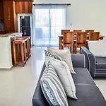 Hostal Palmas De Punta Cana F2