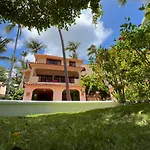 La Piazzetta Suite Los Corales Beach & Pool