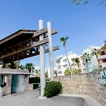 Ocean Views & Private Beach! Luxury 4Bdr Getaway