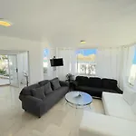 Hotel Beach Villas Los Corales Wifi & Bbq Beach Club
