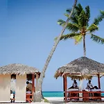 Ducassi Suites Rooftop Pool - Beach Club And Spa