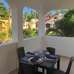 Blue Ocean Deluxe Studios - Wifi, Pool, Bbq, Restaurants, Beach Club & Spa