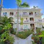 Sol Caribe Suites - Playa Los Corales - Beach Club, Wifi, Swimming Pool