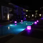 Seven Shades Of Coral Village - Suites & Pool In A Residence Close To The Beach