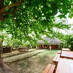 Tropicana Suites Deluxe Beach Club And Pool - Playa Los Corales