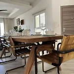 Amazing 3 Bedroom Apartment With Ocean Views