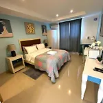 Noe Hotel , One Bed Room Close To The Beach Room #1
