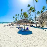 Dukassi Suites Hotel Rooms Beach Bavaro Wifi Parking Rooftop Pool & Spa