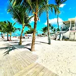 Gold Reef 101 - Exclusiv 2 Bedroom Mit Pool, Beach Shuttle Und Tiefgarage