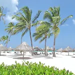 Coral Studios Pool View - Playa Los Corales