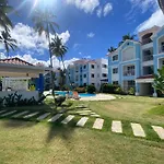 Madonna Pool Beach Los Corales