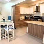 Chic Beach Apartment - 3 Min To The Beach