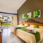 Sirenis Tropical Suites Casino And Aguagames