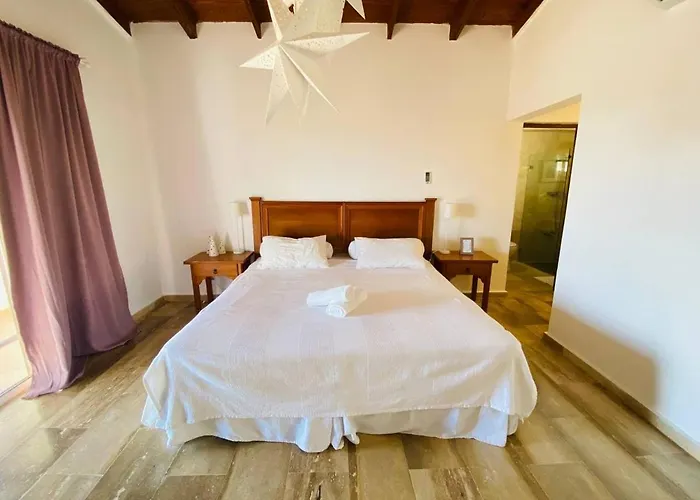 2 Rooms, 4 Beds, Pool, 5Min Beach White Sand