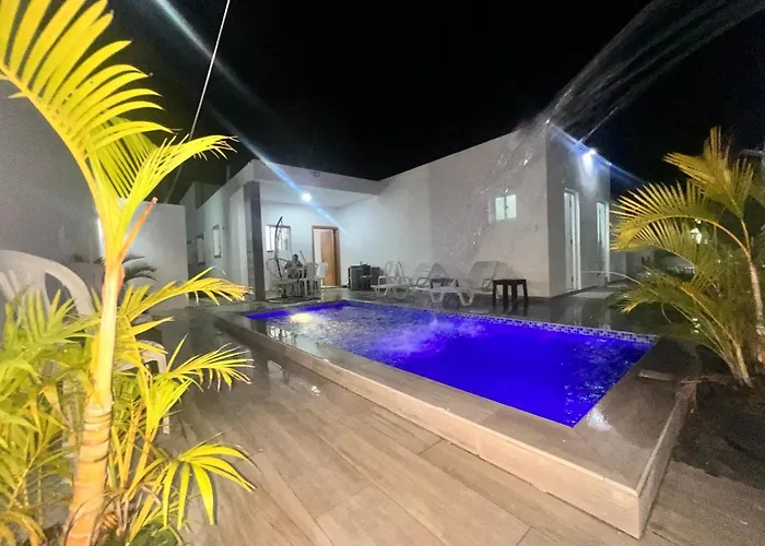 Villa Con Piscina Y Jacuzzi En Punta Cana
