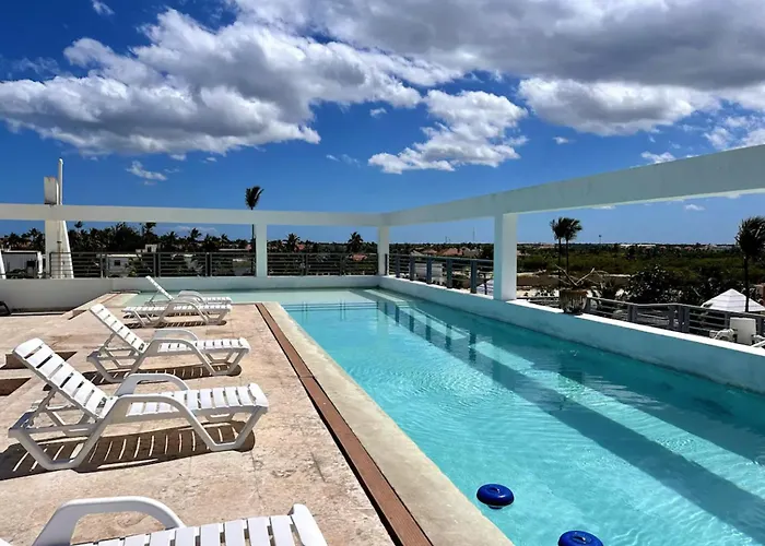 Atlantico Suites - Rooftop Pool, Bars & Beach Club