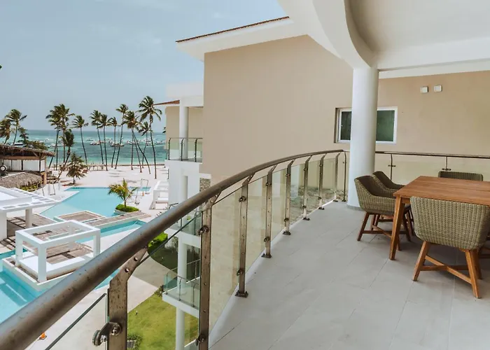 Amazing 3 Bedroom Apartment With Ocean Views