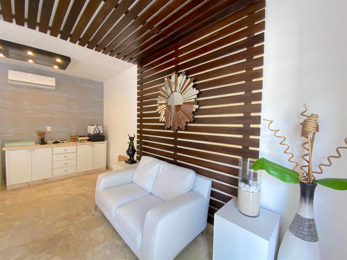 Deluxe Suites Chateau Del Mar - Swimming Pool&jacuzzi - Bavaro Beach Aparthotel