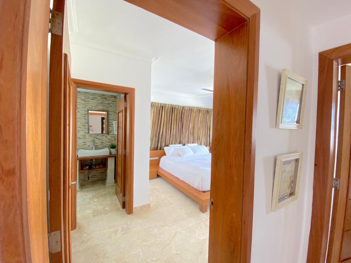 Deluxe Suites Chateau Del Mar - Swimming Pool&jacuzzi - Bavaro Beach Aparthotel Punta Cana