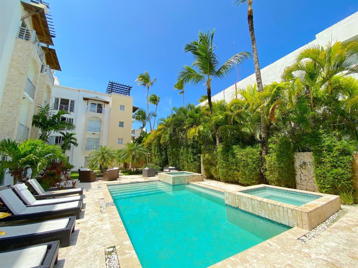 Deluxe Suites Chateau Del Mar - Swimming Pool&jacuzzi - Bavaro Beach Aparthotel