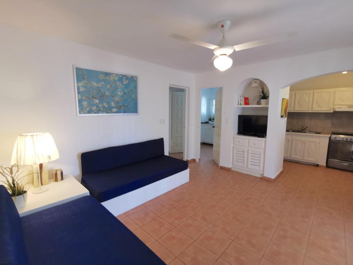 With Bbq & Wifi Access To Swimming Pool - Playa Corales Villa *