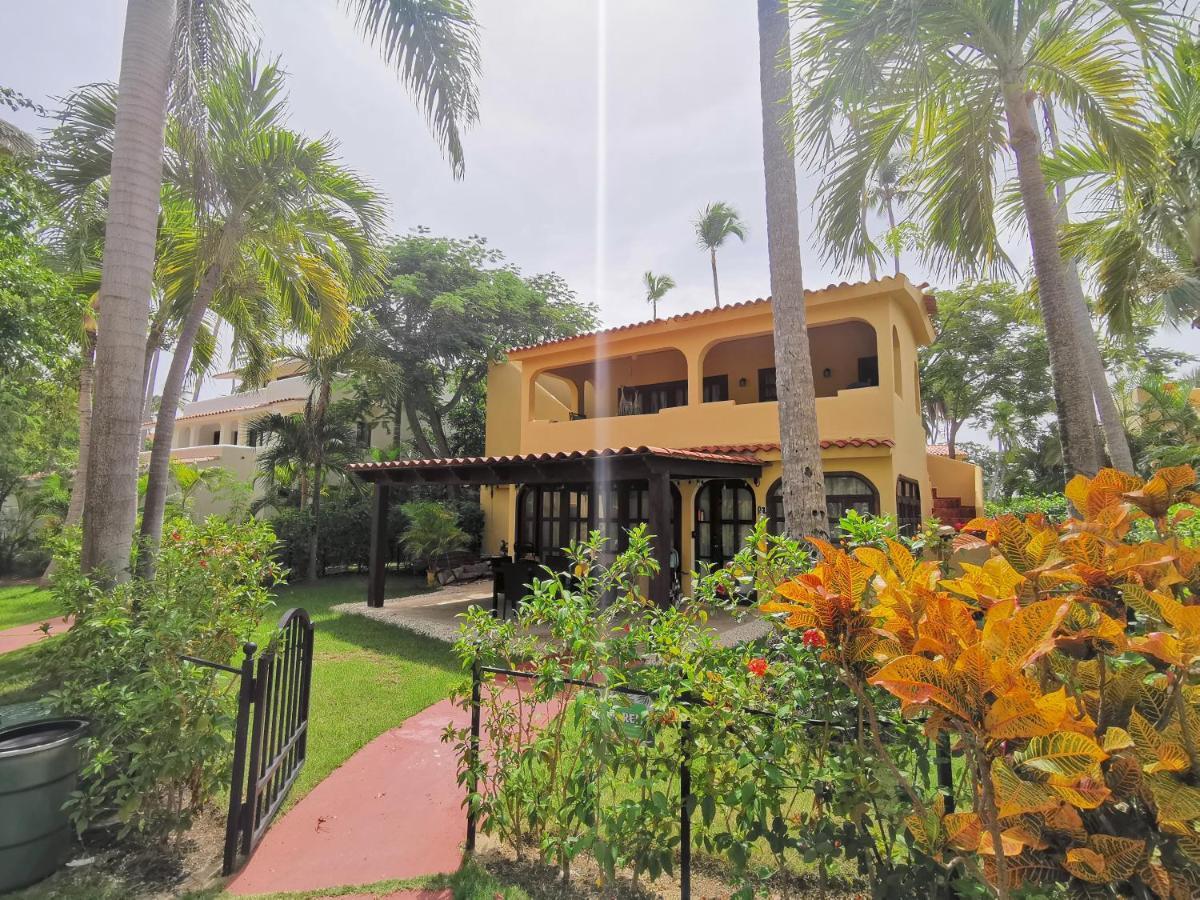 With Bbq & Wifi Access To Swimming Pool - Playa Corales Villa