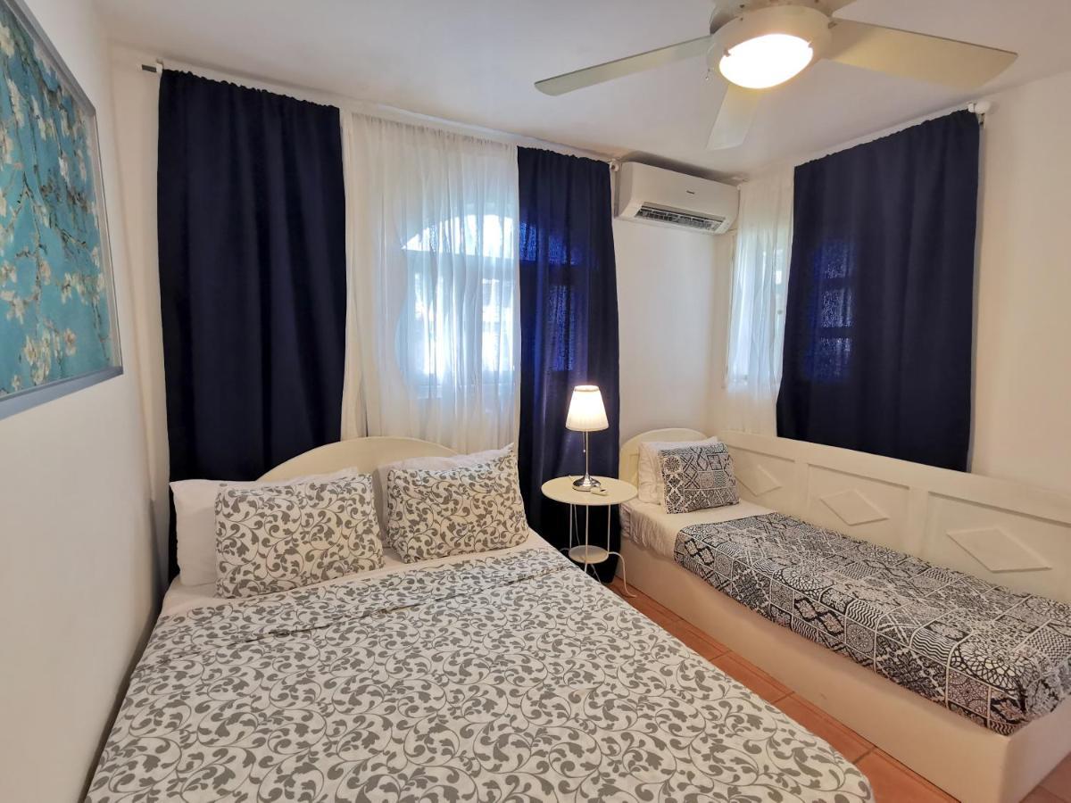 Villa With Bbq & Wifi Access To Swimming Pool - Playa Corales *